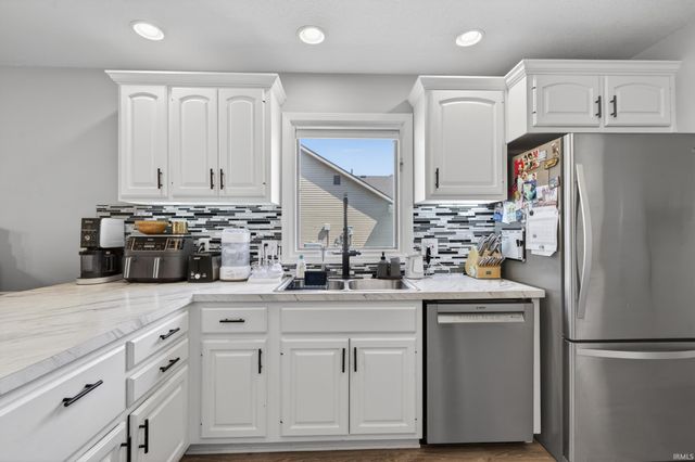 11125 Oak Pointe Trail, Fort Wayne, IN 46845