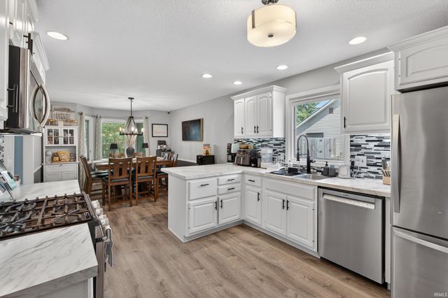 11125 Oak Pointe Trail, Fort Wayne, IN 46845
