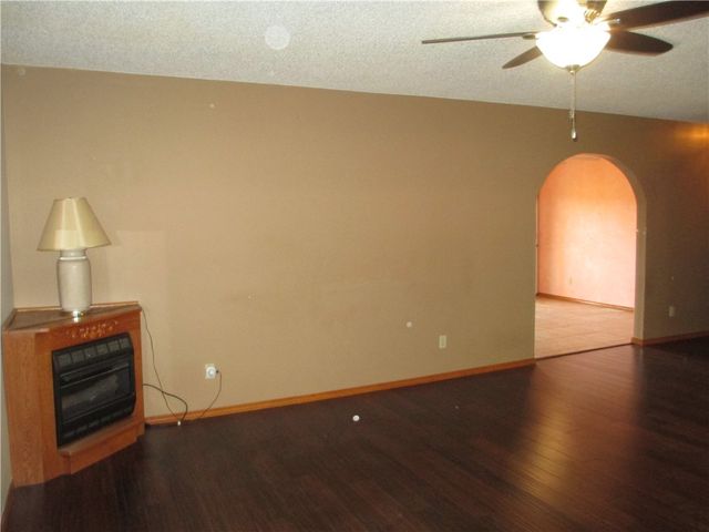 48 Hickory Lane, Holiday Island, AR 72631