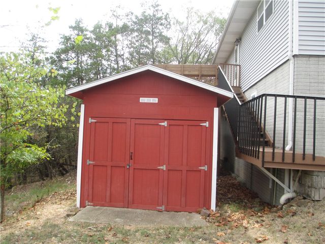 48 Hickory Lane, Holiday Island, AR 72631