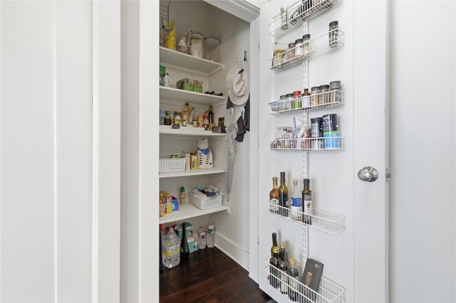 908 Nueces ST 31, Austin, TX 78701