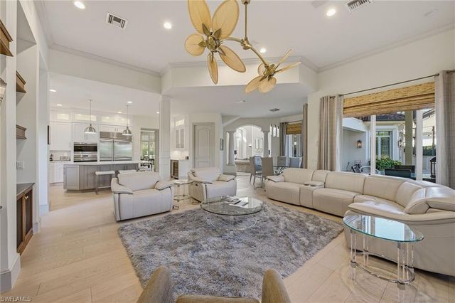 355 Sedgwick CT, Naples, FL 34108