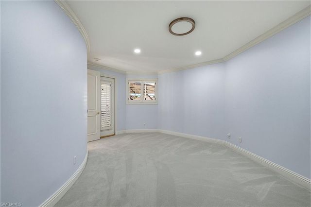 355 Sedgwick CT, Naples, FL 34108