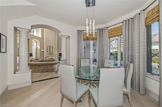 355 Sedgwick CT, Naples, FL 34108