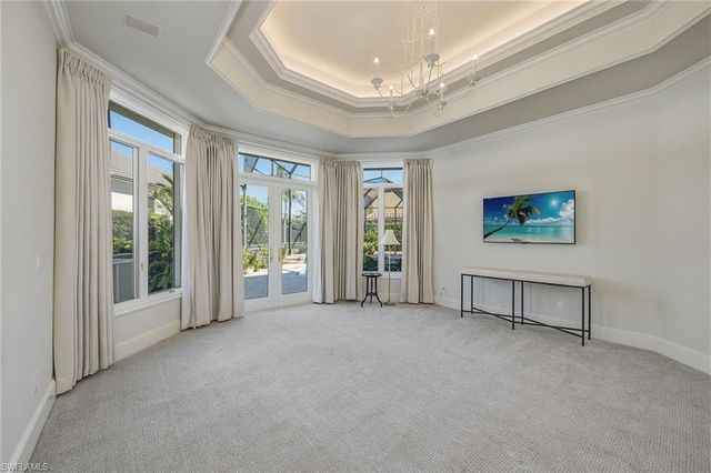 355 Sedgwick CT, Naples, FL 34108