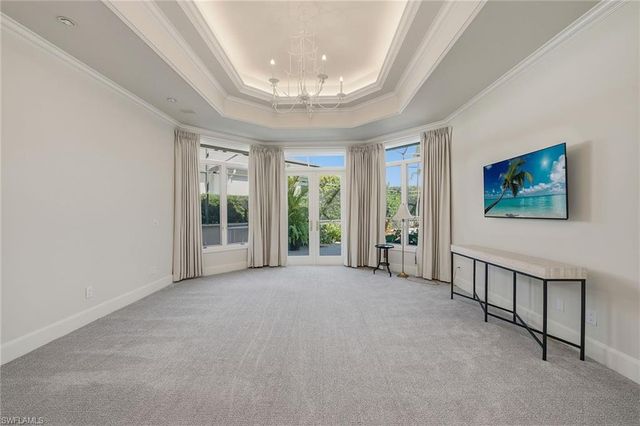 355 Sedgwick CT, Naples, FL 34108