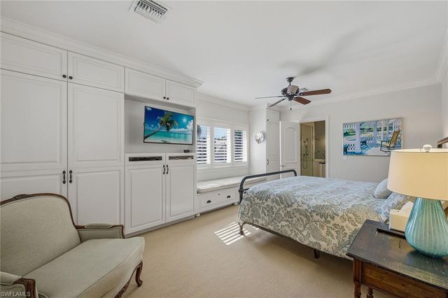 355 Sedgwick CT, Naples, FL 34108