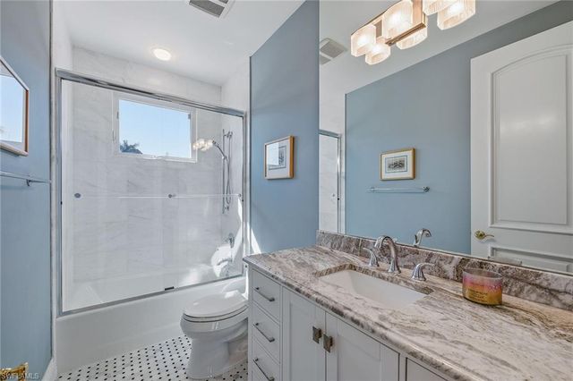 355 Sedgwick CT, Naples, FL 34108