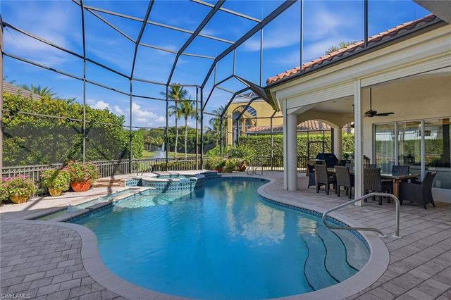 355 Sedgwick CT, Naples, FL 34108