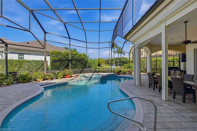 355 Sedgwick CT, Naples, FL 34108