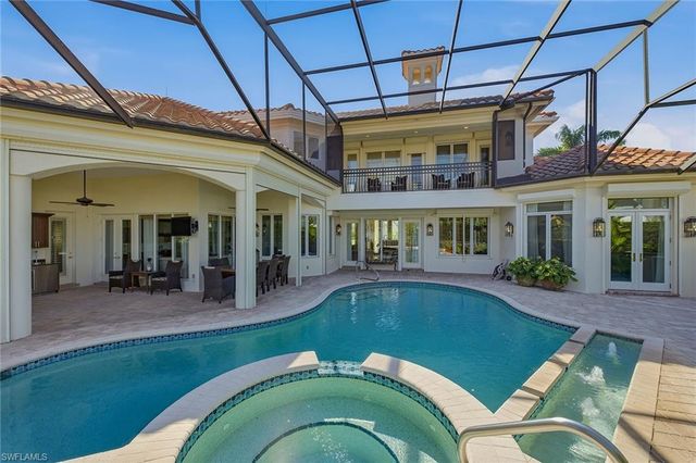 355 Sedgwick CT, Naples, FL 34108