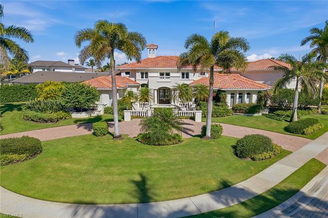 355 Sedgwick CT, Naples, FL 34108