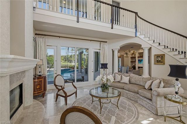 355 Sedgwick CT, Naples, FL 34108