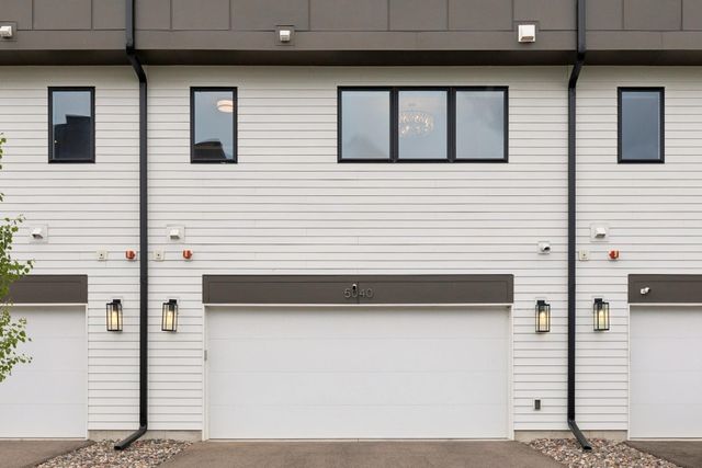 5040 161st Street W, Lakeville, MN 55044