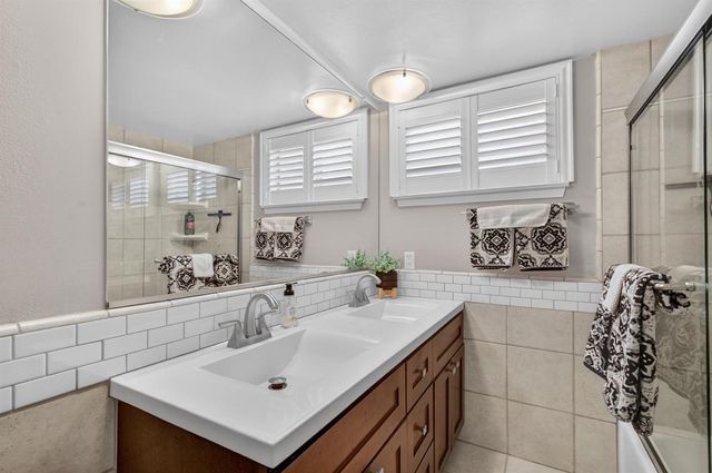 4225 Brookhill Dr, Fair Oaks, CA 95628
