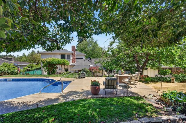 4225 Brookhill Dr, Fair Oaks, CA 95628