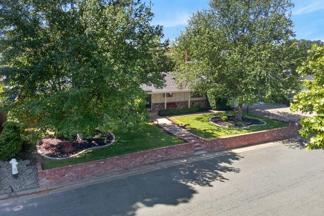 4225 Brookhill Dr, Fair Oaks, CA 95628