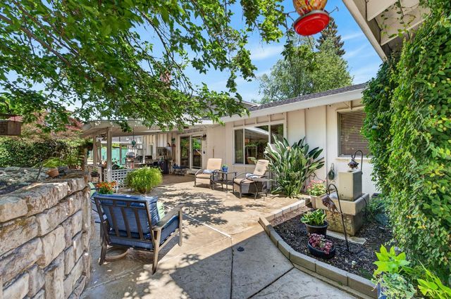 4225 Brookhill Dr, Fair Oaks, CA 95628