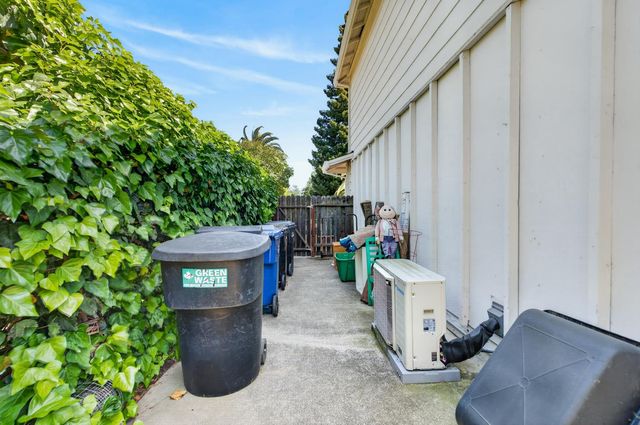 4225 Brookhill Dr, Fair Oaks, CA 95628