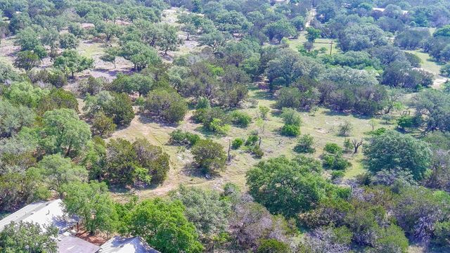 900 Pedernales Oaks DR, Johnson City, TX 78636