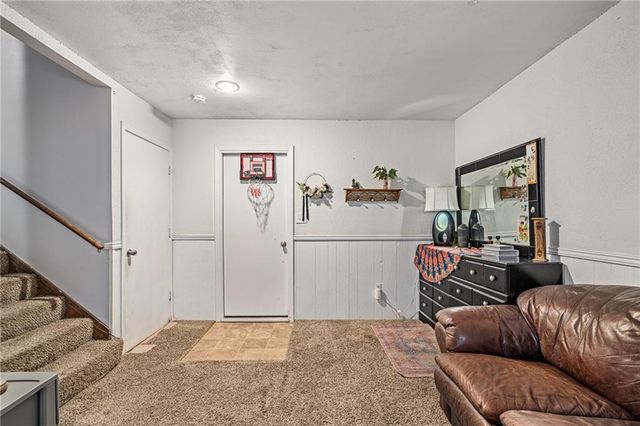 9402 W 48th Terrace, Shawnee, KS 66203