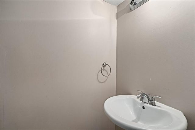 9402 W 48th Terrace, Shawnee, KS 66203