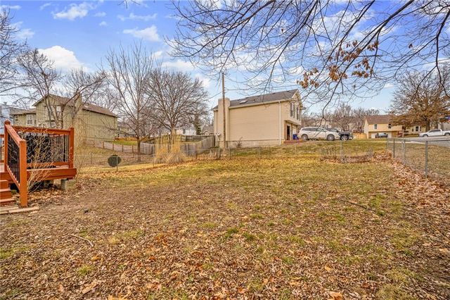 9402 W 48th Terrace, Shawnee, KS 66203