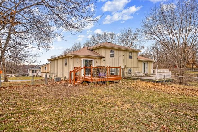 9402 W 48th Terrace, Shawnee, KS 66203