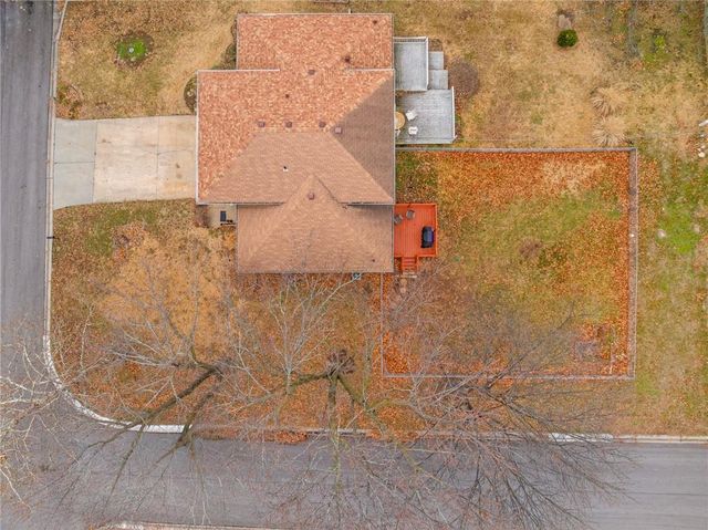 9402 W 48th Terrace, Shawnee, KS 66203