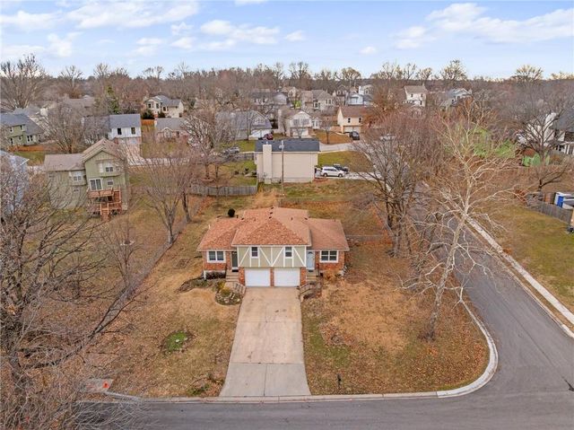 9402 W 48th Terrace, Shawnee, KS 66203