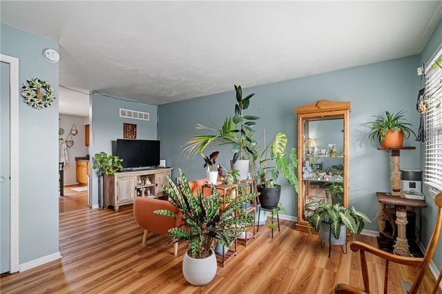 9402 W 48th Terrace, Shawnee, KS 66203