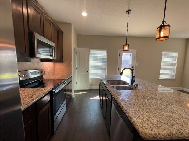 805 Jameson Street, Weatherford, TX 76086