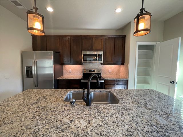 805 Jameson Street, Weatherford, TX 76086