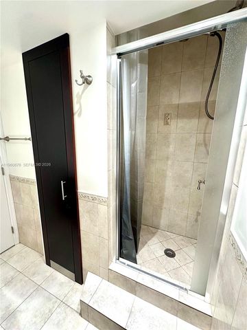 1904 S Ocean Dr 701, Hallandale Beach, FL 33009