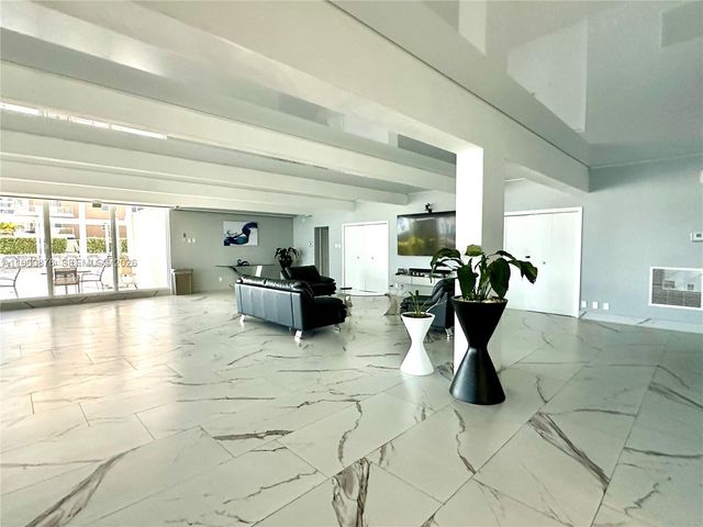 1904 S Ocean Dr 701, Hallandale Beach, FL 33009