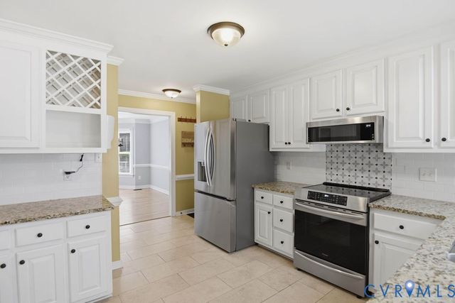 8806 Thornton Heath Dr, Chesterfield, VA 23832