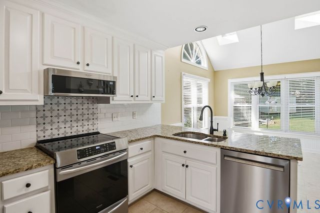 8806 Thornton Heath Dr, Chesterfield, VA 23832