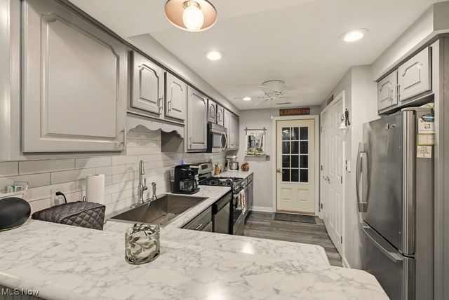 30 Newton Square Drive 3, Canfield, OH 44406