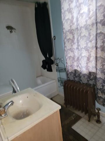 239 N Monroe Street, Bay City, MI 48708
