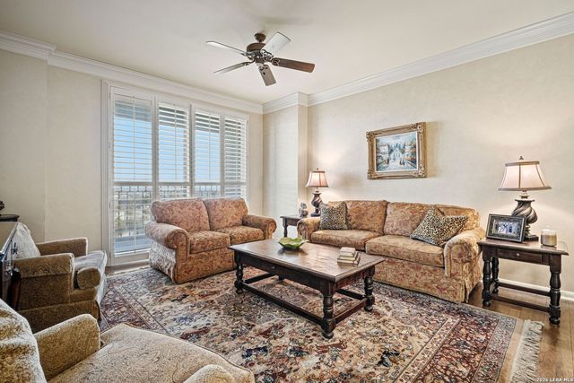 1 Towers Park Ln Apt 810, San Antonio, TX 78209