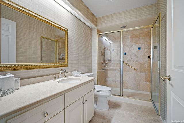 1 Towers Park Ln Apt 810, San Antonio, TX 78209