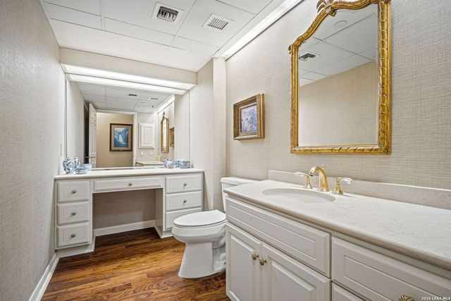 1 Towers Park Ln Apt 810, San Antonio, TX 78209