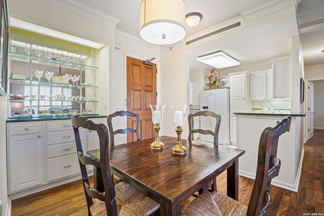 1 Towers Park Ln Apt 810, San Antonio, TX 78209