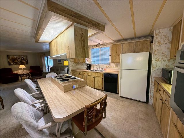 103 LYONIA LANE, Wildwood, FL 34785