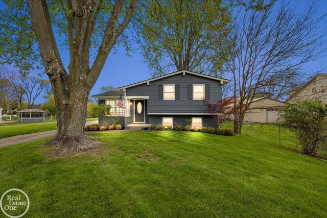 39684 Shoreline Drive, Harrison Twp, MI 48045