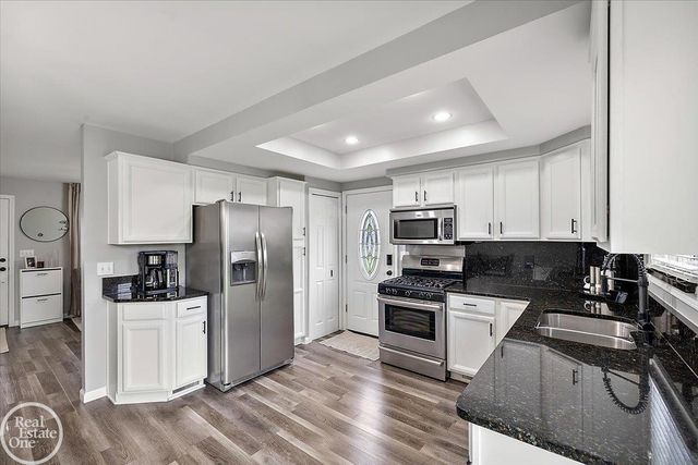 39684 Shoreline Drive, Harrison Twp, MI 48045
