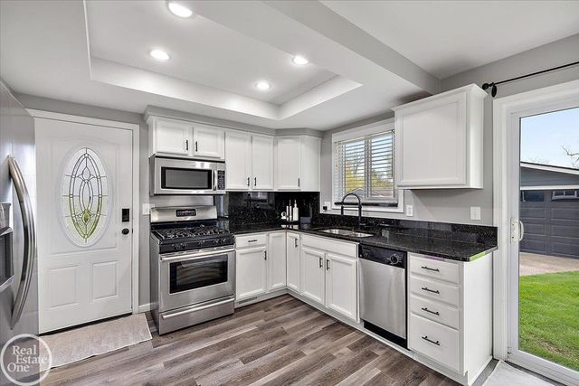 39684 Shoreline Drive, Harrison Twp, MI 48045