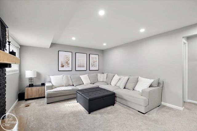 39684 Shoreline Drive, Harrison Twp, MI 48045