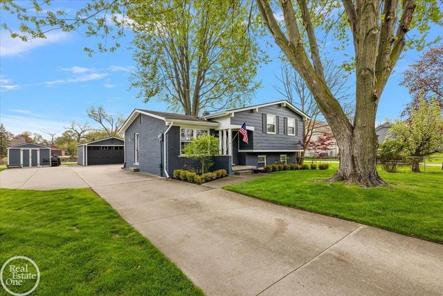 39684 Shoreline Drive, Harrison Twp, MI 48045