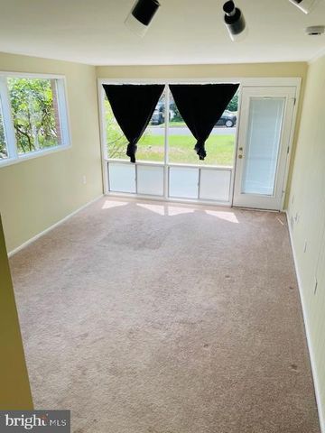 5900 KING JAMES DR, Alexandria, VA 22310